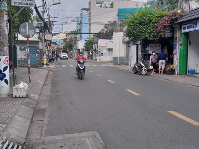 Cho thuê pjongf khép kín chính chủ t2 2245
