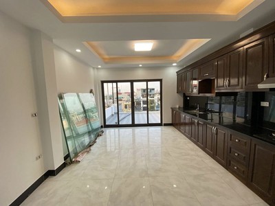 Cho thuê pjongf khép kín chính chủ t2 1572