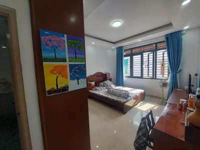 Cho thuê pjongf khép kín chính chủ t2 2232