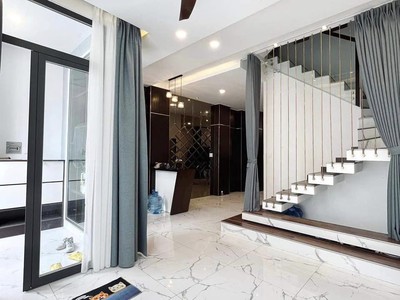 Cho thuê pjongf khép kín chính chủ t2 2278