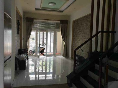 Cho thuê pjongf khép kín chính chủ t2 1457