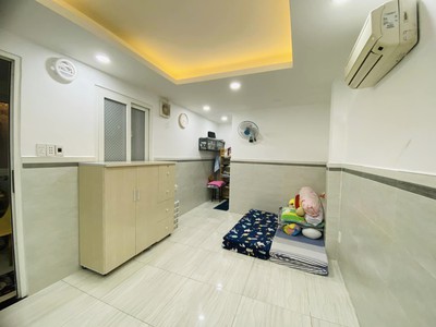 Cho thuê pjongf khép kín chính chủ t2 2317