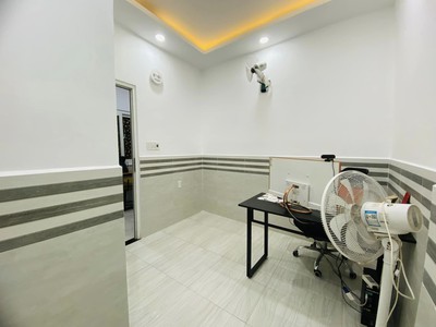 Cho thuê pjongf khép kín chính chủ t2 2320