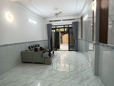 Cho thuê pjongf khép kín chính chủ t2 1511