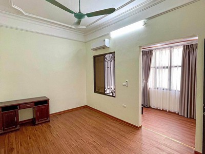 Cho thuê pjongf khép kín chính chủ t2 2145