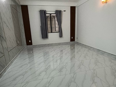 Cho thuê pjongf khép kín chính chủ t2 1514