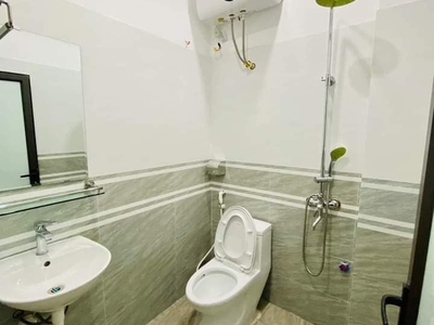 Cho thuê pjongf khép kín chính chủ t2 1702