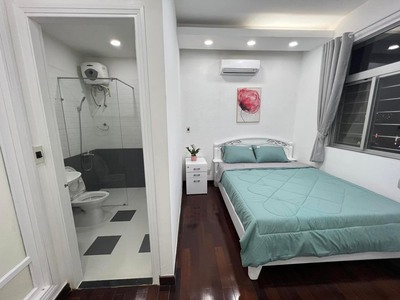 Cho thuê pjongf khép kín chính chủ t2 2057