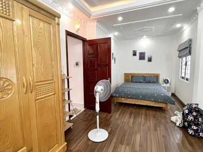 Cho thuê pjongf khép kín chính chủ t2 2000