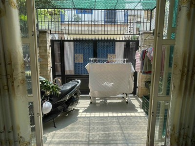 Cho thuê pjongf khép kín chính chủ t2 2046