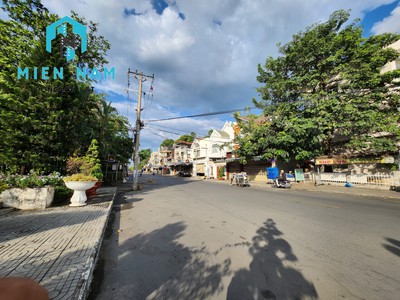 Cho thuê pjongf khép kín chính chủ t2 1528