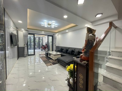 Cho thuê pjongf khép kín chính chủ t2 2208