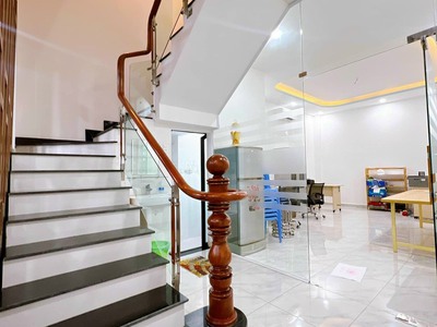 Cho thuê pjongf khép kín chính chủ t2 2957