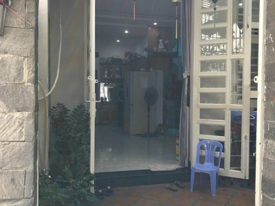 Cho thuê pjongf khép kín chính chủ t2 2349