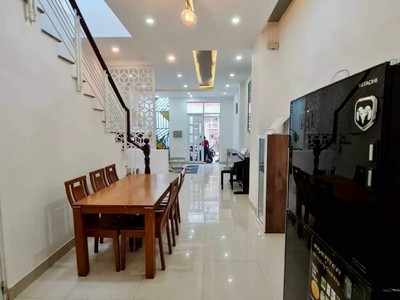 Cho thuê pjongf khép kín chính chủ t2 2914