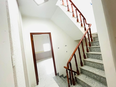 Cho thuê pjongf khép kín chính chủ t2 2830