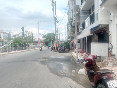 Cho thuê pjongf khép kín chính chủ t2 2602