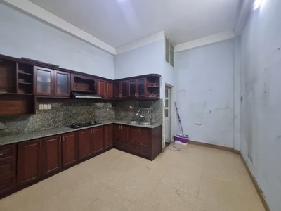 Cho thuê pjongf khép kín chính chủ t2 2648