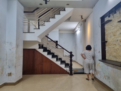 Cho thuê pjongf khép kín chính chủ t2 2656