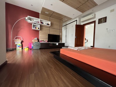 Cho thuê pjongf khép kín chính chủ t2 2572