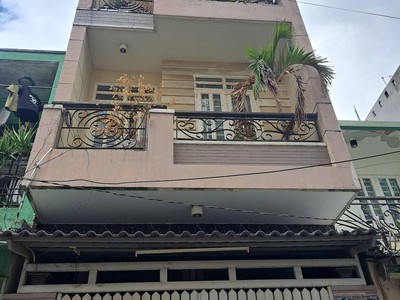 Cho thuê pjongf khép kín chính chủ t2 2370