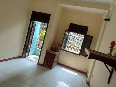 Cho thuê pjongf khép kín chính chủ t2 2553