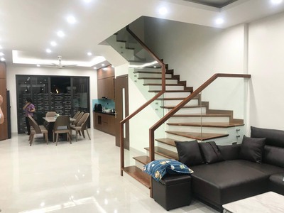 Cho thuê pjongf khép kín chính chủ t2 2479