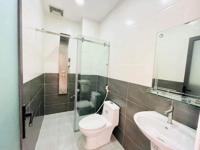 Cho thuê pjongf khép kín chính chủ t2 2660