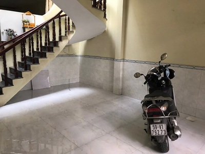 Cho thuê pjongf khép kín chính chủ t2 2418