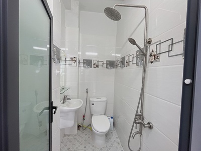 Cho thuê pjongf khép kín chính chủ t2 2514