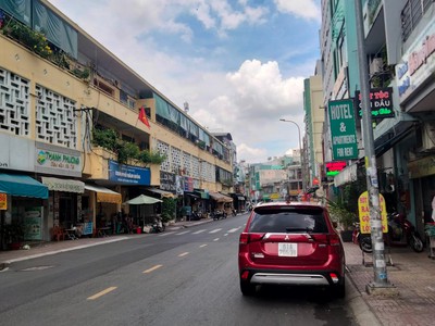 Cho thuê pjongf khép kín chính chủ t2 3700