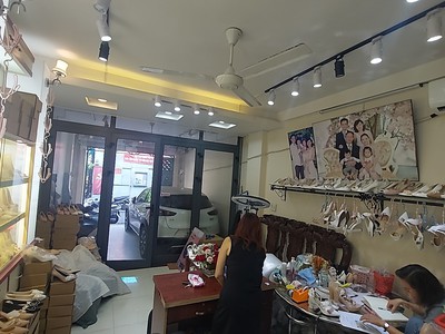 Cho thuê pjongf khép kín chính chủ t2 3760