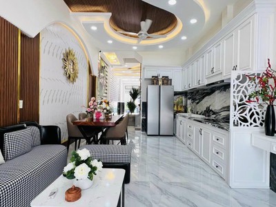 Cho thuê pjongf khép kín chính chủ t2 3669