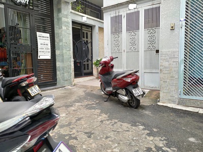 Cho thuê pjongf khép kín chính chủ t2 3540