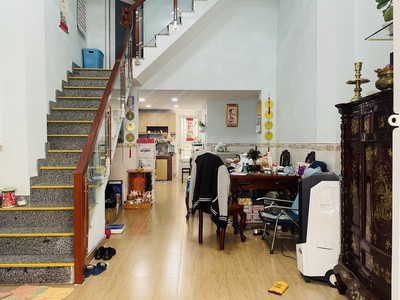 Cho thuê pjongf khép kín chính chủ t2 3685