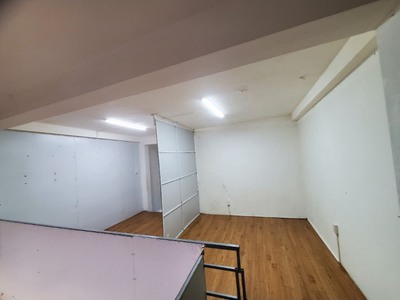 Cho thuê pjongf khép kín chính chủ t2 3678