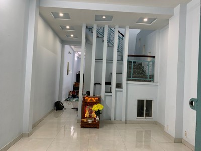 Cho thuê pjongf khép kín chính chủ t2 3111