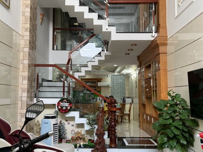 Cho thuê pjongf khép kín chính chủ t2 3412