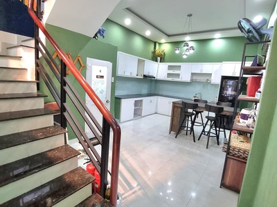 Cho thuê pjongf khép kín chính chủ t2 3656
