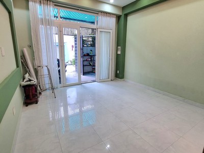 Cho thuê pjongf khép kín chính chủ t2 3658
