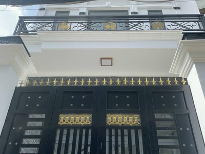 Cho thuê pjongf khép kín chính chủ t2 3825