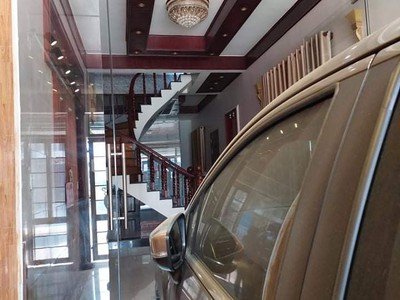 Nhà   6 phòng trọ mt đông tác: dt200m2x2 tầng. giá 8 tỷ 450. tlcc 1