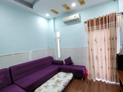 Cho thuê pjongf khép kín chính chủ t2 3800