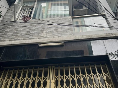 Cho thuê pjongf khép kín chính chủ t2 3779