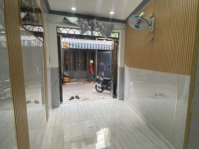 Cho thuê pjongf khép kín chính chủ t2 3843