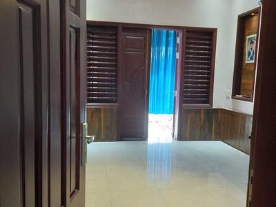 Nhà   6 phòng trọ mt đông tác: dt200m2x2 tầng. giá 8 tỷ 450. tlcc 2