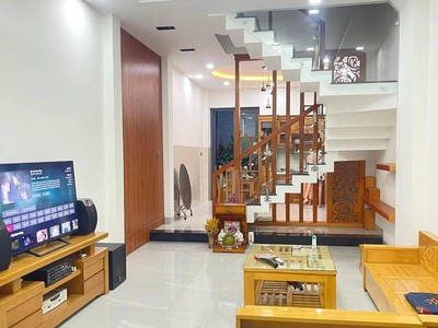 Cho thuê pjongf khép kín chính chủ t2 3813