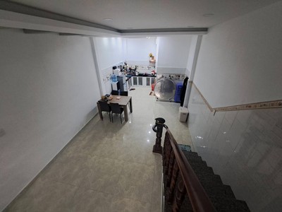Cho thuê pjongf khép kín chính chủ t2 3941