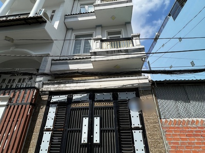 Cho thuê pjongf khép kín chính chủ t2 3946
