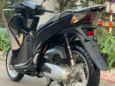 Cần bán SH Việt 150 ABS 2019 màu đen cực đẹp quá mới- Hồ sơ bao tên 1